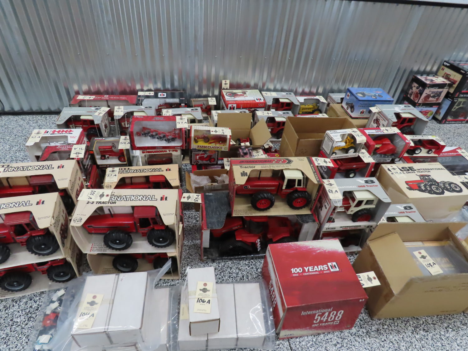 Live Onsite with Online Bidding! Collector Farm Toy & Pedal Tractor Collection- The Clyde Menning Collection - image 2