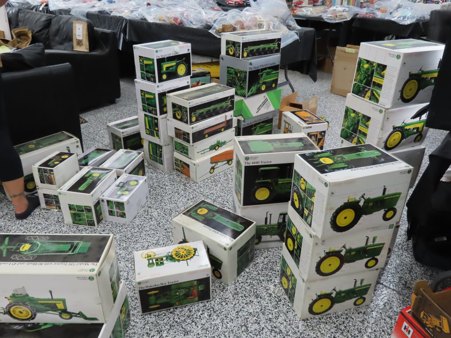 Live Onsite with Online Bidding! Collector Farm Toy & Pedal Tractor Collection- The Clyde Menning Collection - image 3