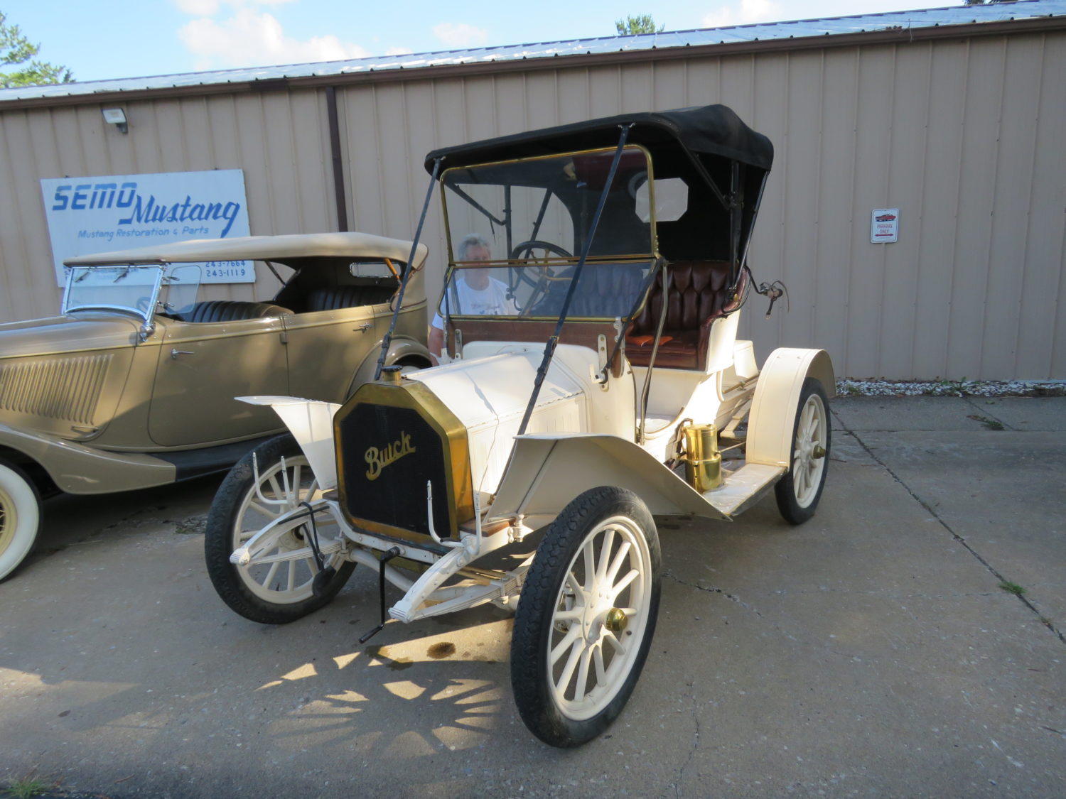 Collector Cars, Stationary Engines,Gas & Oil, Memorabilia & More – The McPherson Collection Auction - image 12