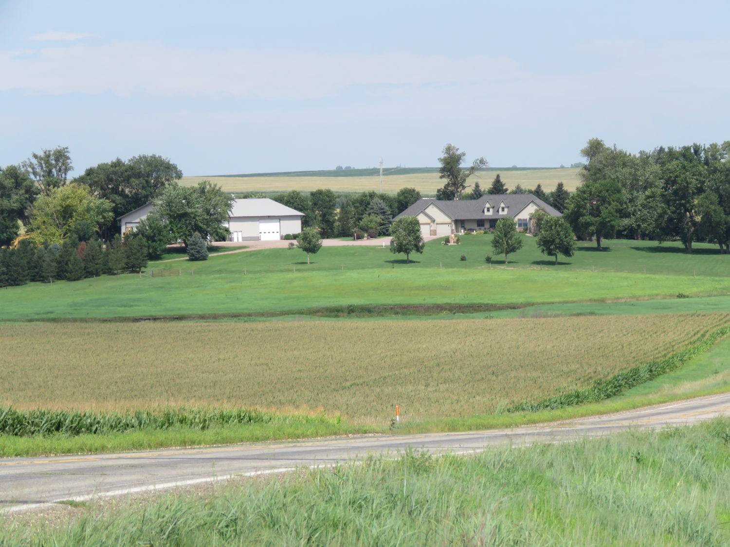 LIVE ONSITE W/ONLINE BIDDING! Location..Location..Location! 25acre Acreage with Home, Shop, & Pasture! Antique Tractors, Collector Cars, Construction, Tools & More! - image 1