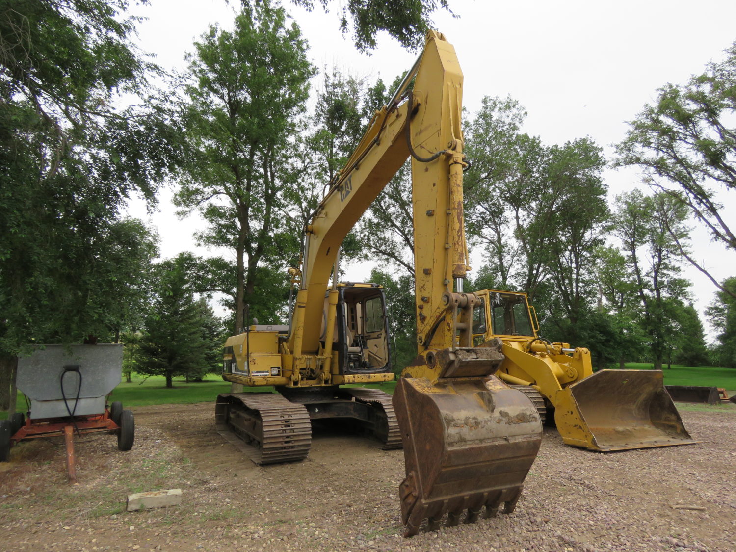 LIVE ONSITE W/ONLINE BIDDING! Location..Location..Location! 25acre Acreage with Home, Shop, & Pasture! Antique Tractors, Collector Cars, Construction, Tools & More! - image 11