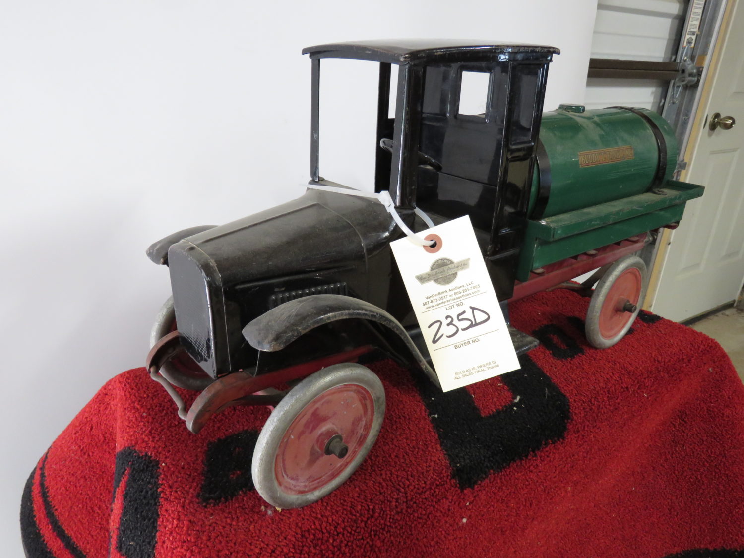 Amazing Dehn Collection- Texaco Signs, Gas Pumps, Oil Cans, Classic Cars & More!  - image 26