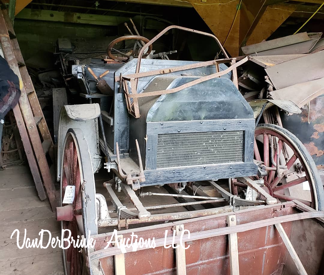 Day 1- The Roger ( Bill)  Dickenson Estate-Collector Cars, Parts, and More!  - image 3